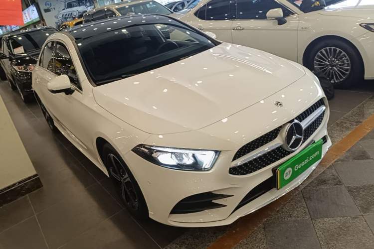 Used Mercedes-Benz A-Class 2022 Revised Version A 200 L Sport Sedan Fashionable Style Exterior 1