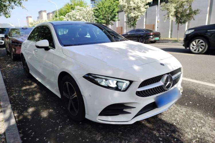 Used Mercedes-Benz A-Class 2022 Second Facelift A 200 L Sport Sedan Fashion Version Exterior 1