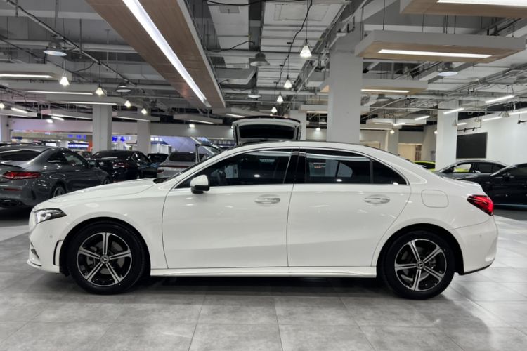 Used Mercedes-Benz A-Class 2022 Revised Version A 200 L Sport Sedan Fashionable Style Exterior 1