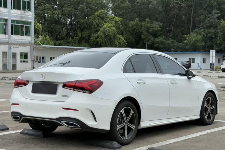 Used Mercedes-Benz A-Class 2022 Revised Version A 200 L Sport Sedan Fashionable Style Exterior 2