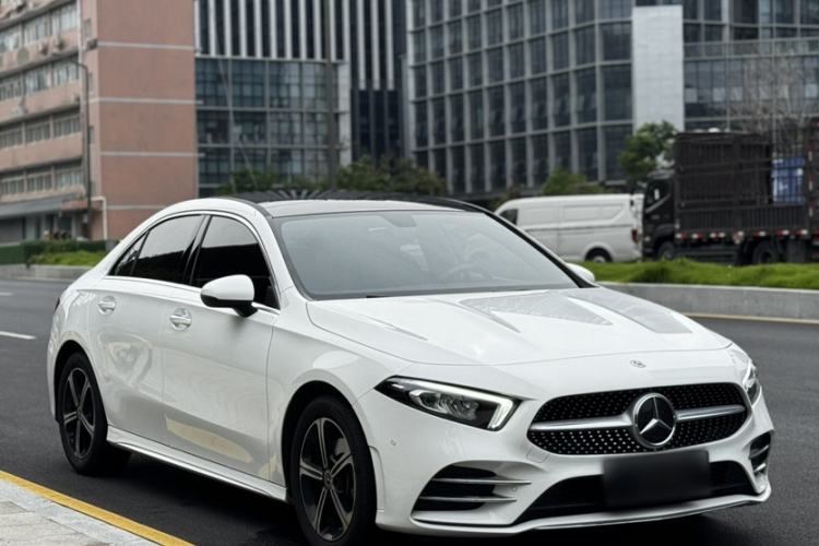 Used Mercedes-Benz A-Class 2022 Revised Version A 200 L Sport Sedan Fashionable Style Exterior 2