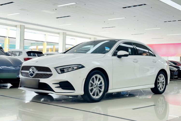 Used Mercedes-Benz A-Class 2022 Restyled A 200 L Sport Sedan Fashion Version Exterior 3