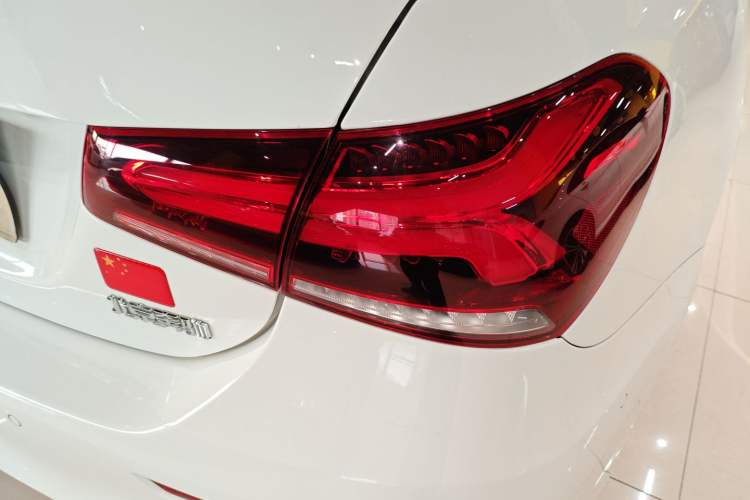 Used Mercedes-Benz A-Class 2022 Revised Version A 200 L Sport Sedan Fashionable Style Exterior 3
