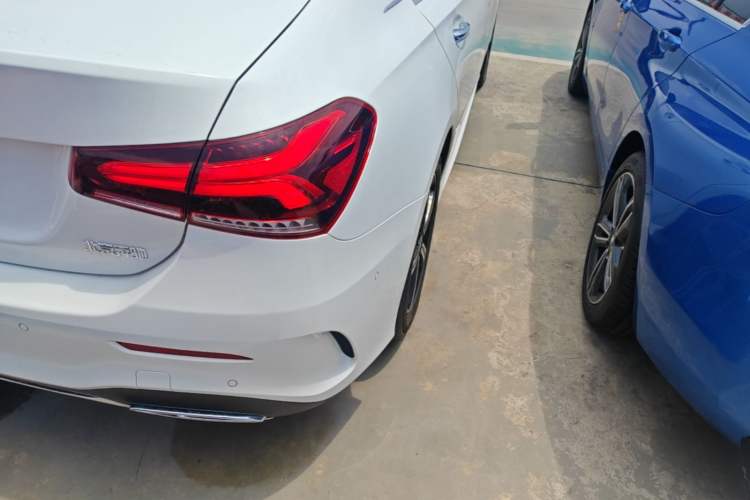 Used Mercedes-Benz A-Class 2022 Revised Version A 200 L Sport Sedan Fashionable Style Exterior 3