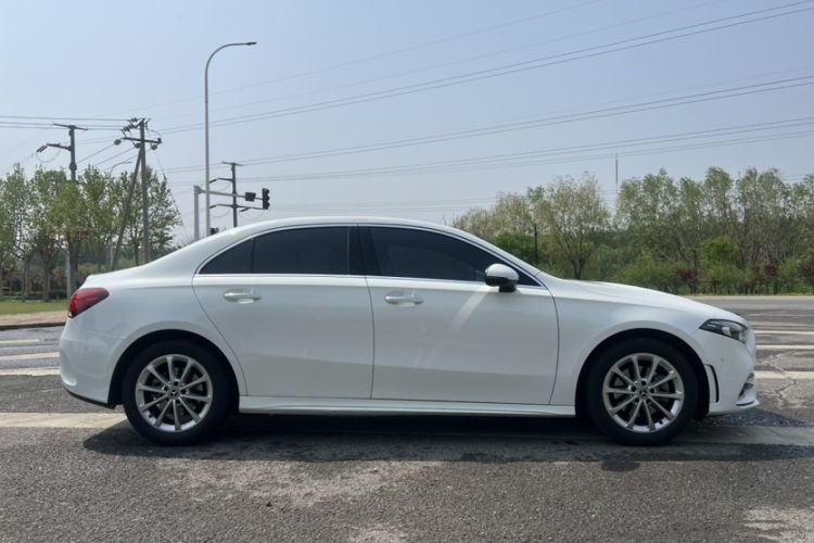 Used Mercedes-Benz A-Class 2022 Restyled A 200 L Sport Sedan Fashion Version Exterior 3