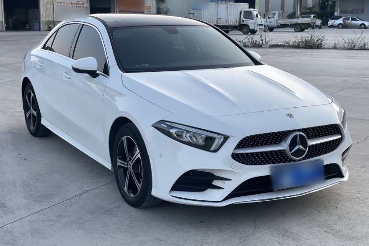 Used Mercedes-Benz A-Class 2022 Second Facelift A 200 L Sport Sedan Fashion Version Exterior 3