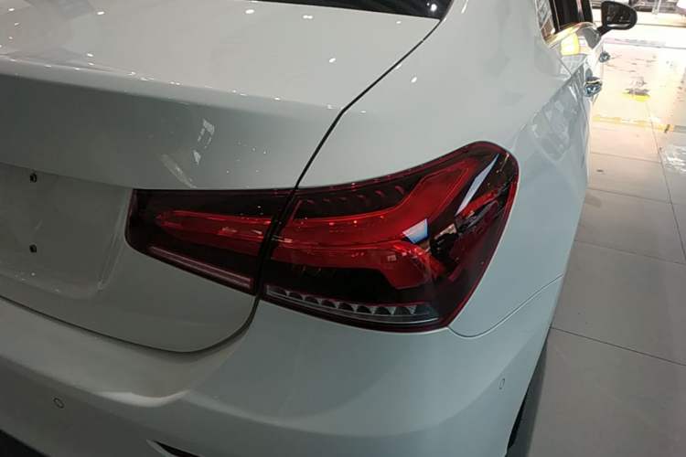 Used Mercedes-Benz A-Class 2022 Second Facelift A 200 L Sport Sedan Fashion Version Exterior 3
