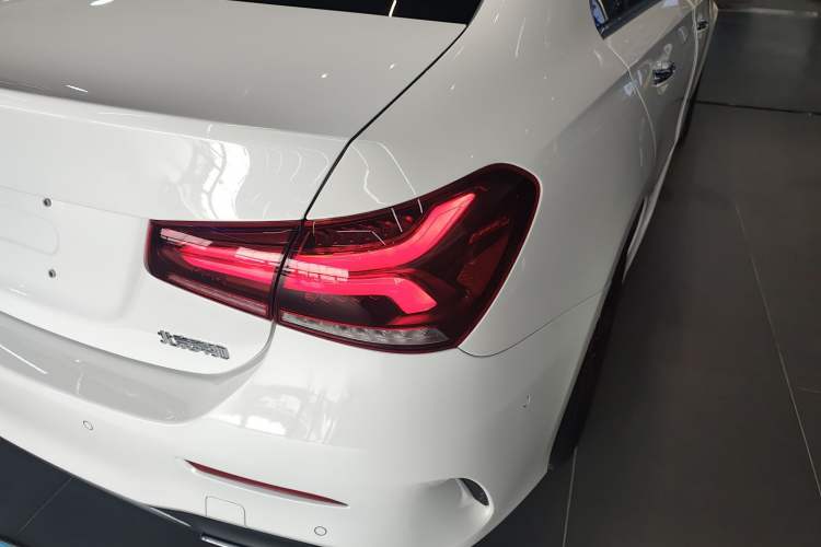 Used Mercedes-Benz A-Class 2022 Revised Version A 200 L Sport Sedan Fashionable Style Exterior 3