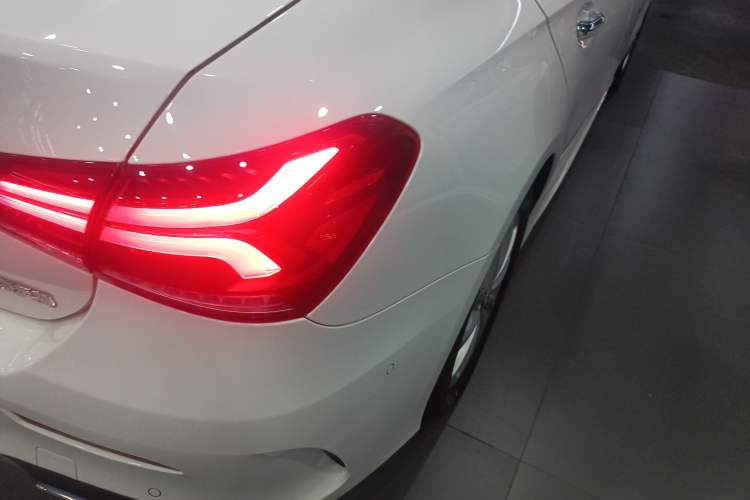 Used Mercedes-Benz A-Class 2022 Restyled A 200 L Sport Sedan Fashion Version Exterior 3