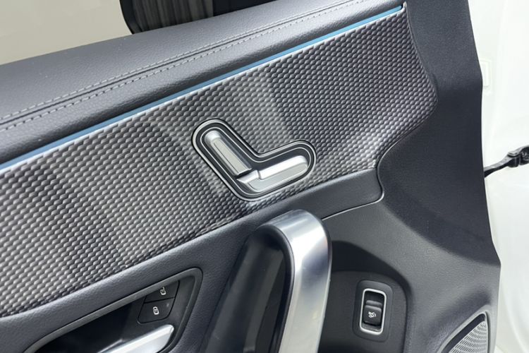 Used Mercedes-Benz A-Class 2022 Revised Version A 200 L Sport Sedan Fashionable Style Exterior 3