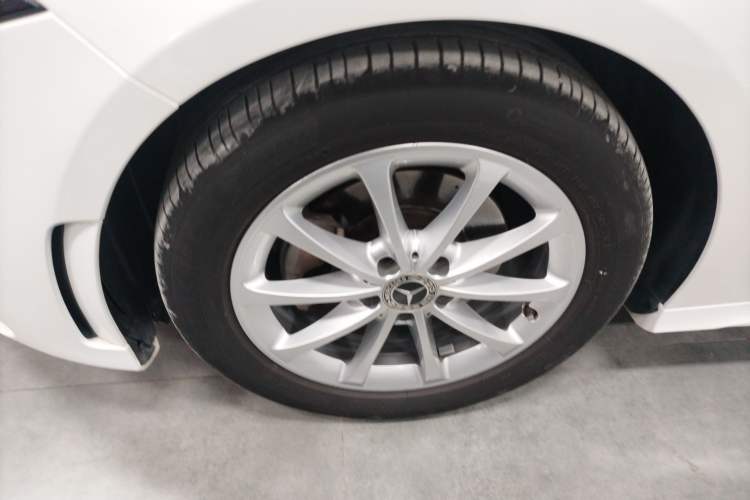 Used Mercedes-Benz A-Class 2022 Restyled A 200 L Sport Sedan Fashion Version Exterior 3