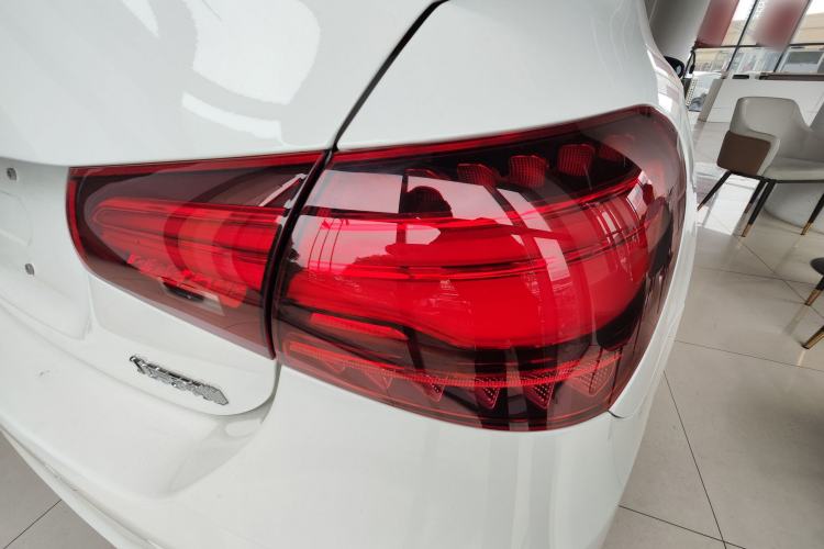Used Mercedes-Benz A-Class 2022 Revised Version A 200 L Sport Sedan Fashionable Style Exterior 3