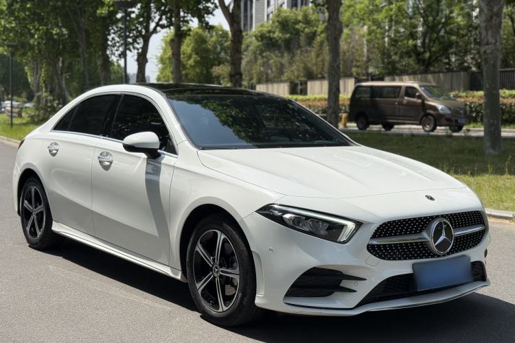 Used Mercedes-Benz A-Class 2022 Revised Version A 200 L Sport Sedan Fashionable Style Exterior 3