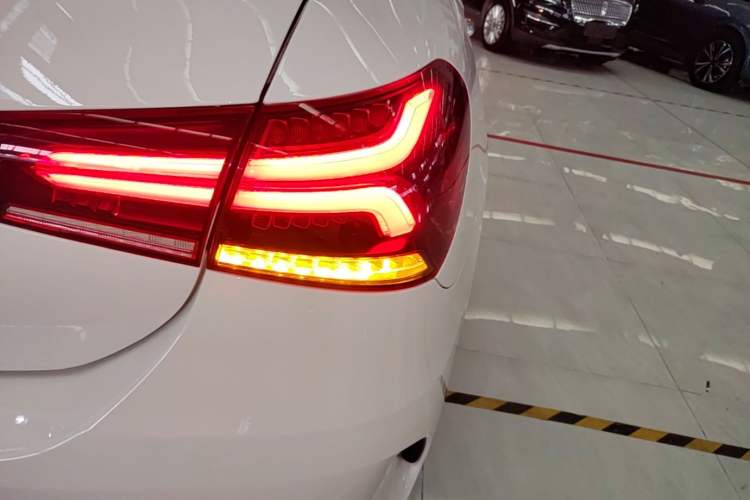 Used Mercedes-Benz A-Class 2022 Restyled A 200 L Sport Sedan Fashion Version Exterior 3