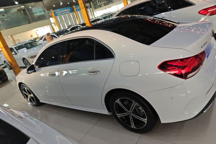 Used Mercedes-Benz A-Class 2022 Revised Version A 200 L Sport Sedan Fashionable Style Exterior 3