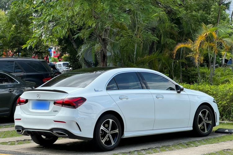 Used Mercedes-Benz A-Class 2022 Revised Version A 200 L Sport Sedan Fashionable Style Exterior 3