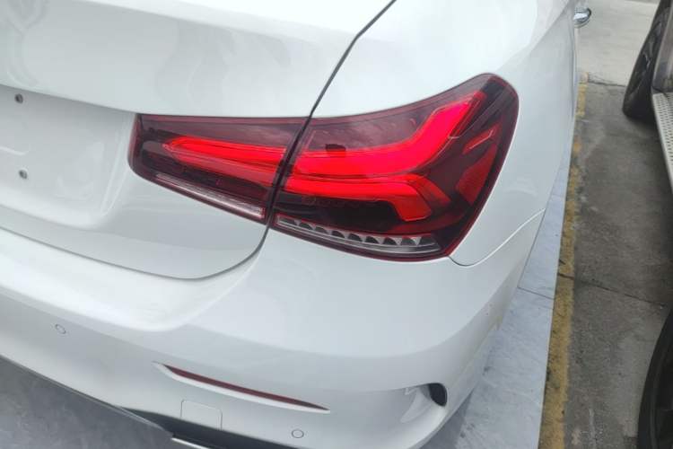 Used Mercedes-Benz A-Class 2022 Revised Version A 200 L Sport Sedan Fashionable Style Exterior 3