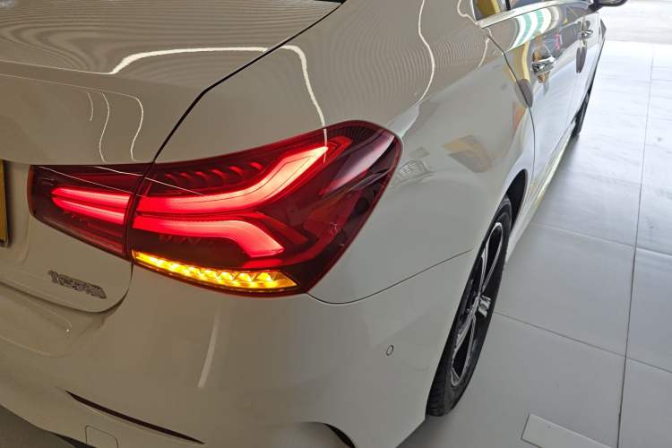 Used Mercedes-Benz A-Class 2022 Revised Version A 200 L Sport Sedan Fashionable Style Exterior 3