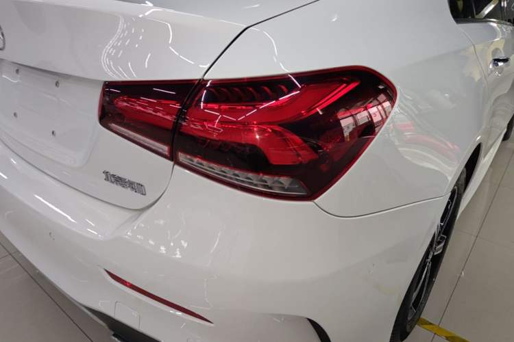 Used Mercedes-Benz A-Class 2022 Revised Version A 200 L Sport Sedan Fashionable Style Exterior 3