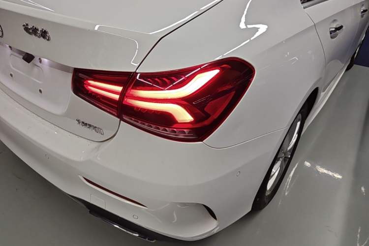 Used Mercedes-Benz A-Class 2022 Restyled A 200 L Sport Sedan Fashion Version Exterior 3