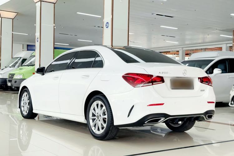 Used Mercedes-Benz A-Class 2022 Restyled A 200 L Sport Sedan Fashion Version Exterior 4