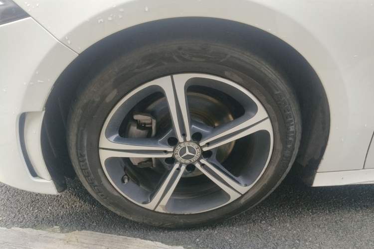 Used Mercedes-Benz A-Class 2022 Second Facelift A 200 L Sport Sedan Fashion Version Exterior 4
