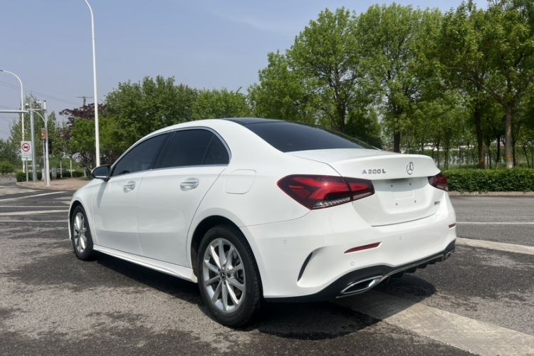 Used Mercedes-Benz A-Class 2022 Restyled A 200 L Sport Sedan Fashion Version Exterior 4
