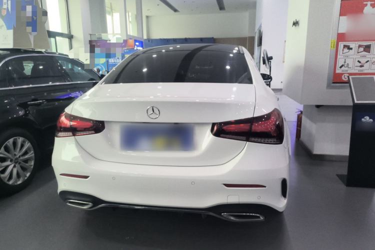 Used Mercedes-Benz A-Class 2022 Revised Version A 200 L Sport Sedan Fashionable Style Exterior 4