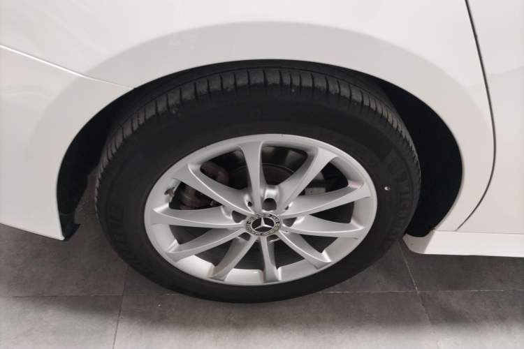Used Mercedes-Benz A-Class 2022 Restyled A 200 L Sport Sedan Fashion Version Exterior 4