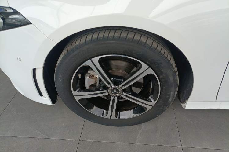 Used Mercedes-Benz A-Class 2022 Revised Version A 200 L Sport Sedan Fashionable Style Exterior 4