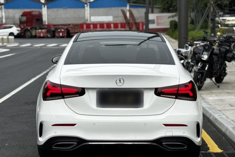 Used Mercedes-Benz A-Class 2022 Revised Version A 200 L Sport Sedan Fashionable Style Exterior 4