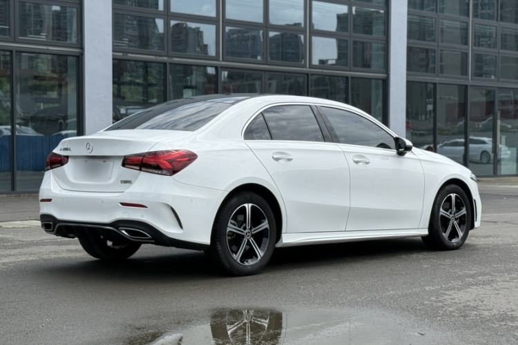 Used Mercedes-Benz A-Class 2022 Revised Version A 200 L Sport Sedan Fashionable Style Exterior 4
