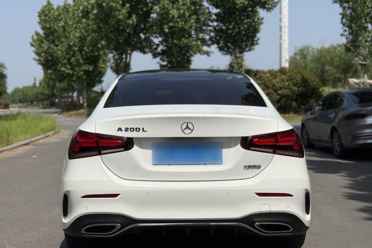 Used Mercedes-Benz A-Class 2022 Revised Version A 200 L Sport Sedan Fashionable Style Exterior 4