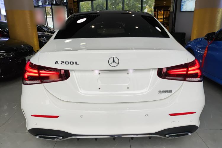Used Mercedes-Benz A-Class 2022 Revised Version A 200 L Sport Sedan Fashionable Style Exterior 4