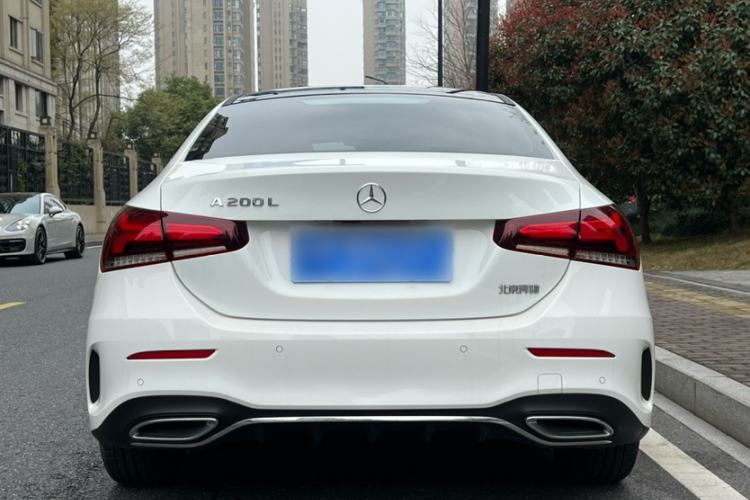 Used Mercedes-Benz A-Class 2022 Restyled A 200 L Sport Sedan Fashion Version Exterior 4