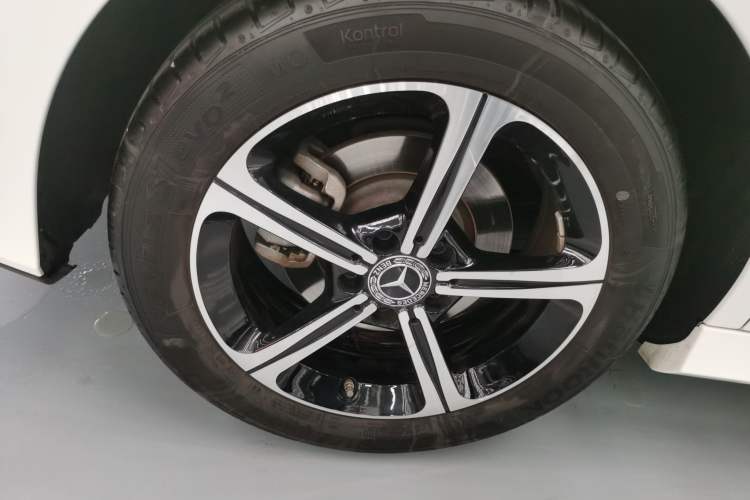 Used Mercedes-Benz A-Class 2022 Revised Version A 200 L Sport Sedan Fashionable Style Exterior 5