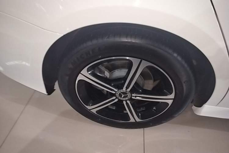 Used Mercedes-Benz A-Class 2022 Revised Version A 200 L Sport Sedan Fashionable Style Exterior 5