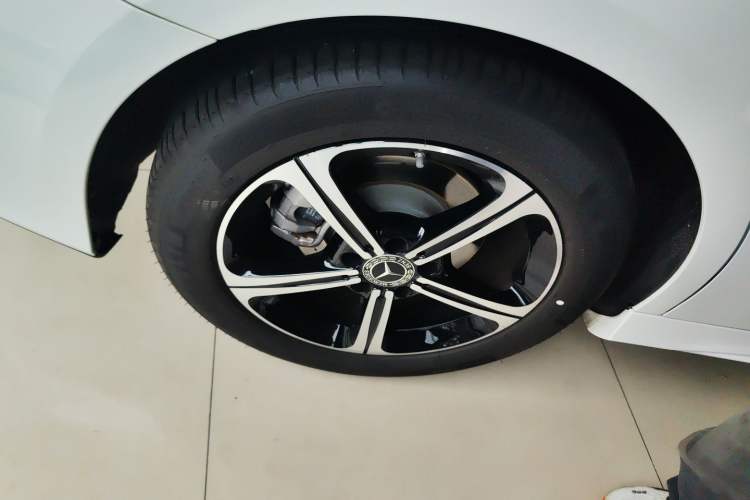 Used Mercedes-Benz A-Class 2022 Revised Version A 200 L Sport Sedan Fashionable Style Exterior 5