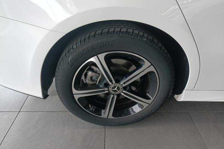 Used Mercedes-Benz A-Class 2022 Revised Version A 200 L Sport Sedan Fashionable Style Exterior 5