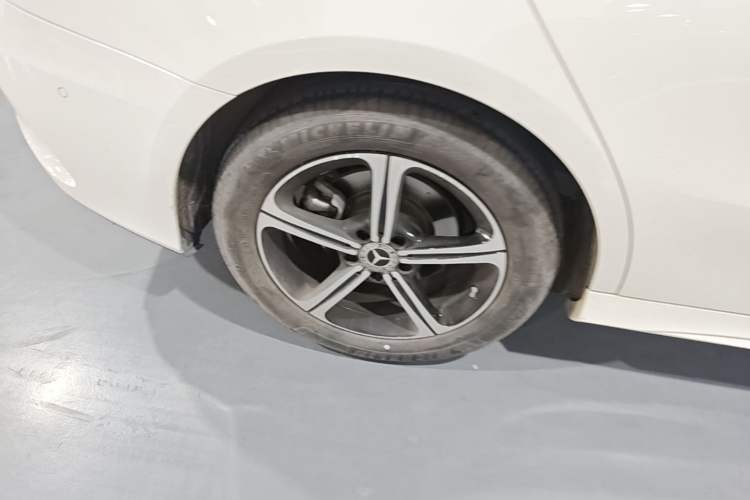 Used Mercedes-Benz A-Class 2022 Revised Version A 200 L Sport Sedan Fashionable Style Exterior 5
