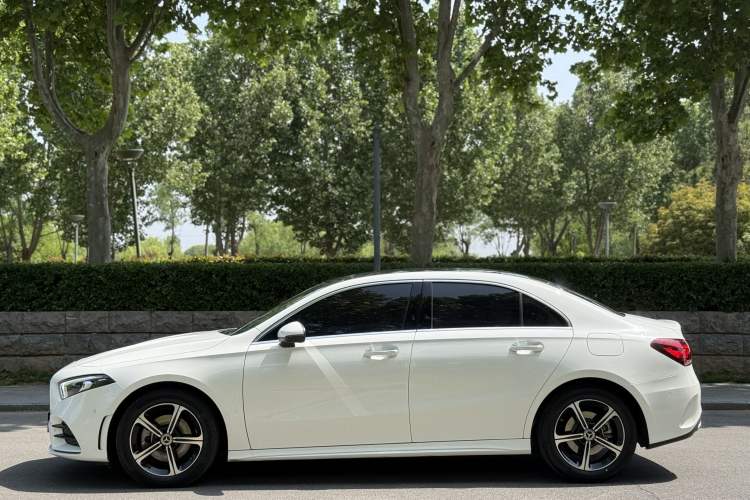 Used Mercedes-Benz A-Class 2022 Revised Version A 200 L Sport Sedan Fashionable Style Exterior 5