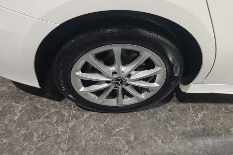 Used Mercedes-Benz A-Class 2022 Restyled A 200 L Sport Sedan Fashion Version Exterior 5
