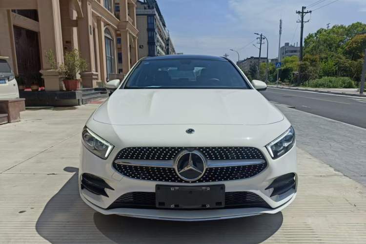 Used Mercedes-Benz A-Class 2022 Second Facelift A 200 L Sport Sedan Fashion Version Exterior 5