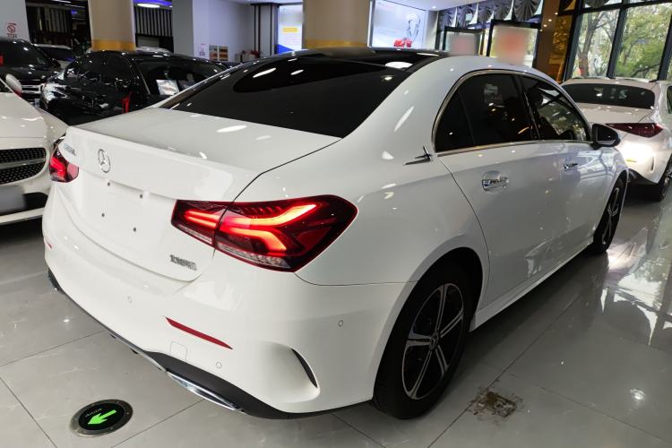 Used Mercedes-Benz A-Class 2022 Revised Version A 200 L Sport Sedan Fashionable Style Exterior 5