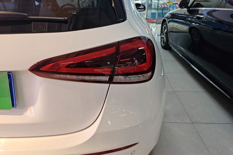 Used Mercedes-Benz A-Class 2022 A 200 Fashion Model Exterior 6