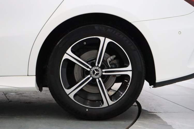 Used Mercedes-Benz A-Class 2022 Second Facelift A 200 L Sport Sedan Fashion Version Exterior 7