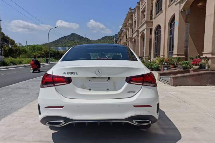 Used Mercedes-Benz A-Class 2022 Second Facelift A 200 L Sport Sedan Fashion Version Exterior 7