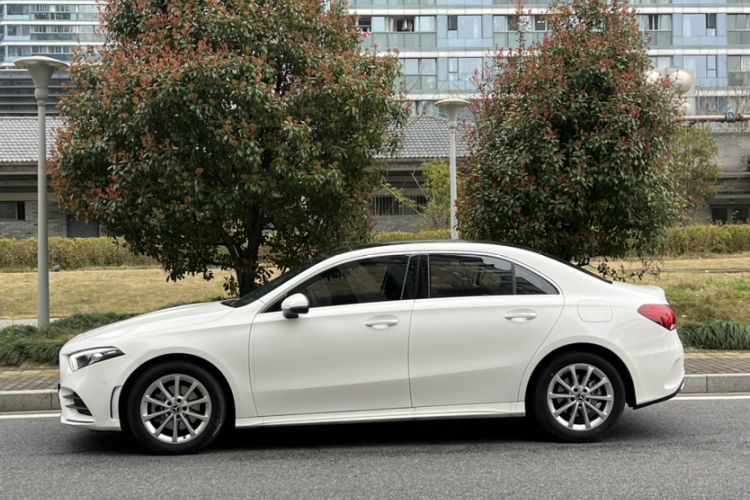Used Mercedes-Benz A-Class 2022 Restyled A 200 L Sport Sedan Fashion Version Exterior 7