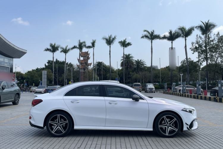 Used Mercedes-Benz A-Class 2022 Second Facelift A 200 L Sport Sedan Fashion Version Exterior 8