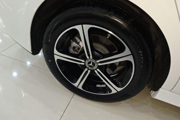 Used Mercedes-Benz A-Class 2022 Revised Version A 200 L Sport Sedan Fashionable Style Exterior 8